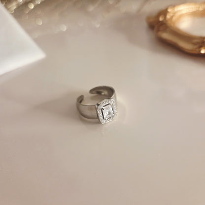 Bague pierre rectangle ajustable – détail du bijou