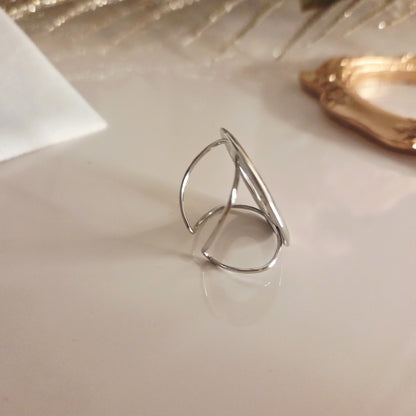 Bague cercle design ajustable – détail du bijou