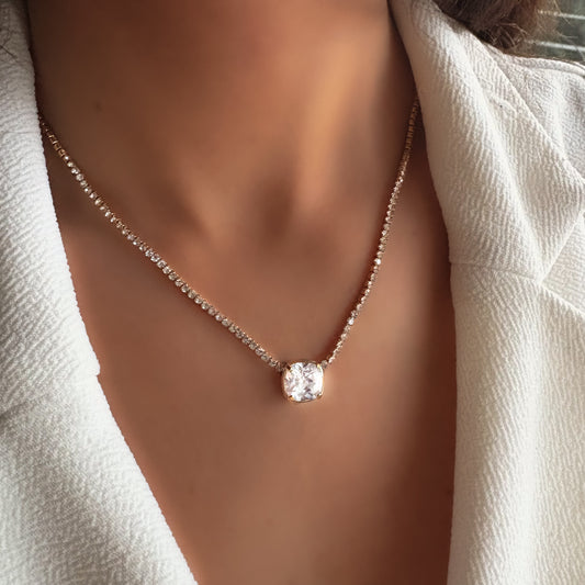 Collier solitaire carré – Chaîne élégante en acier inoxydable