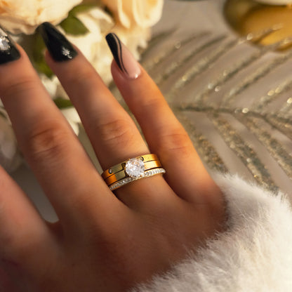 Bijoux résistants à l’eau et hypoallergéniques, parfaits pour un style chic et raffiné.Photo portée